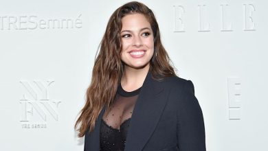 ASHLEY GRAHAM SOSYAL İZOLASYONDA MAKYAJ YAPMANIN GÜCÜNÜ ANLATTI