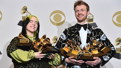 BILLIE EILISH YENİ JAMES BOND FİLMİNİN MÜZİĞİNİ PAYLAŞTI!