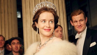 CLAIRE FOY, CROWN DİZİSİNE GERİ DÖNÜYOR