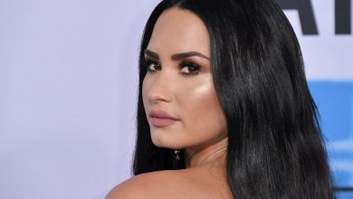 DEMI LOVATO EDİTLENMEMİŞ FOTOĞRAFINI PAYLAŞTI