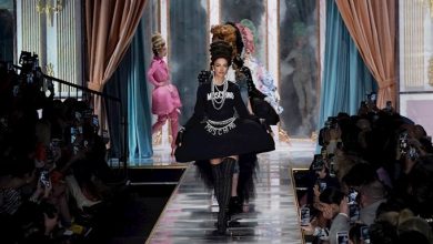 MOSCHINO’NUN MARIE ANTOINETTE’TEN İLHAM ALAN DEFİLESİ